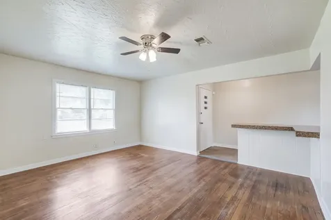 2206 15th Avenue N Texas City TX 77590