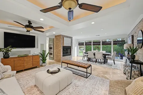 10034 Meadow Lake Lane Houston TX 77042