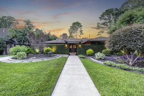 10034 Meadow Lake Lane Houston TX 77042