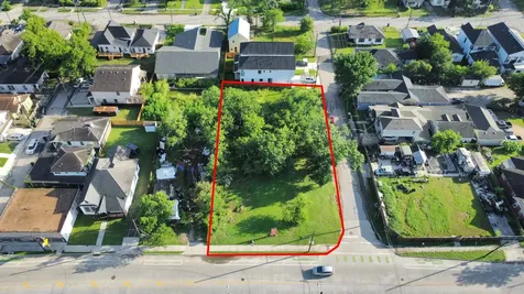 2319 Lorraine Street Houston TX 77026