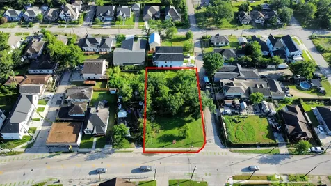 2319 Lorraine Street Houston TX 77026