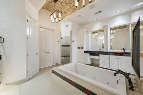 5703 Lakeshore Vista Richmond TX 77469