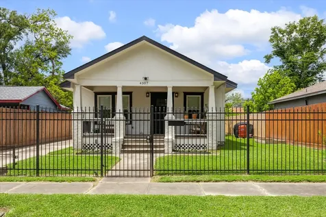 4307 Beggs Street Houston TX 77009