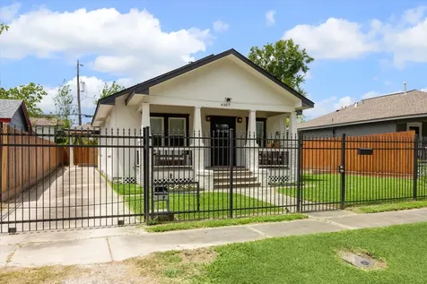 4307 Beggs Street Houston TX 77009