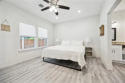 4307 Beggs Street Houston TX 77009