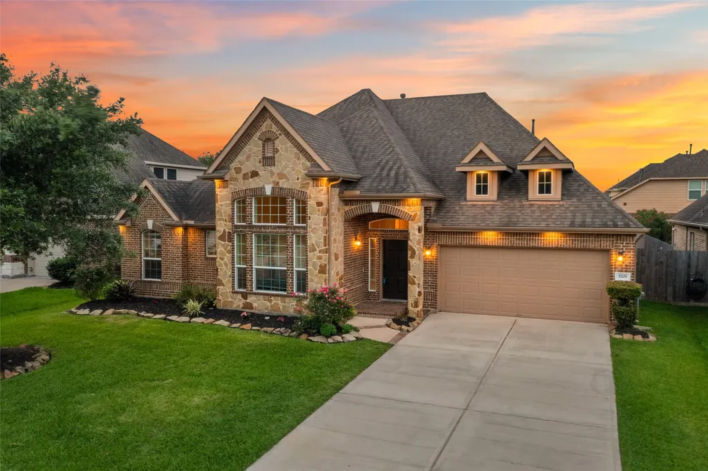 1705 Coral Cliff Drive Dickinson TX 77539