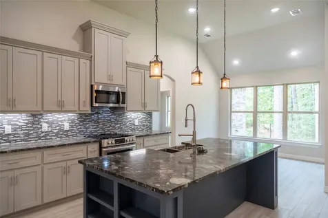 811 Overbrook Drive Huntsville TX 77340