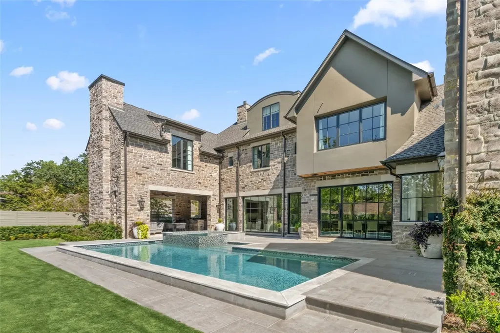 811 Creek Wood Way Houston TX 77024