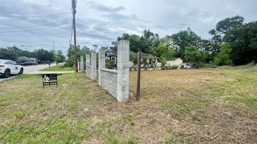 9016 Sherburne Street Houston TX 77016