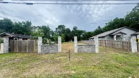 9016 Sherburne Street Houston TX 77016