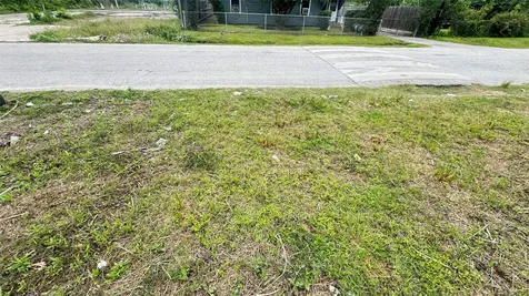 9016 Sherburne Street Houston TX 77016