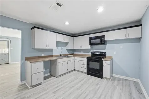 1370 2nd Street Vidor TX 77662