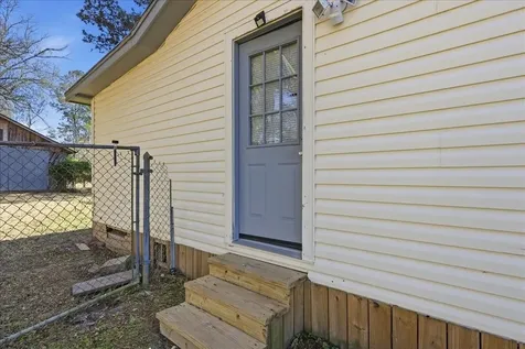 1370 2nd Street Vidor TX 77662