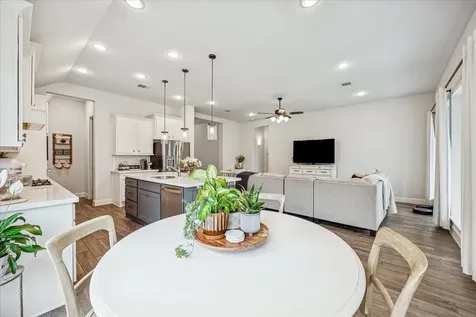 4527 Peloton Road Rosharon TX 77583
