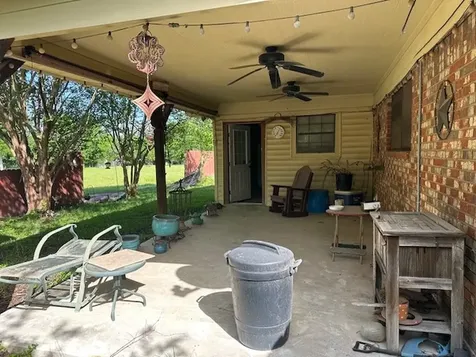 201 Heath Avenue Madisonville TX 77864
