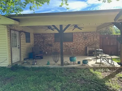 201 Heath Avenue Madisonville TX 77864