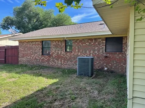 201 Heath Avenue Madisonville TX 77864