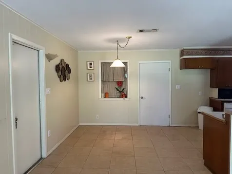 201 Heath Avenue Madisonville TX 77864