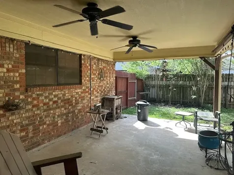 201 Heath Avenue Madisonville TX 77864