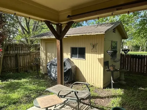 201 Heath Avenue Madisonville TX 77864