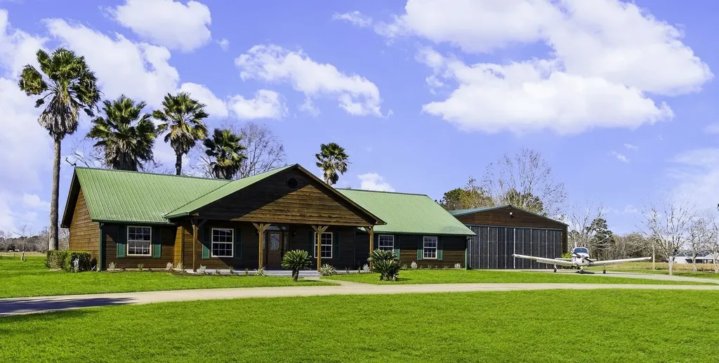165 Taxiway Drive Livingston TX 77351