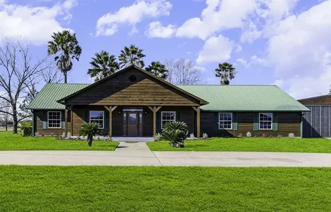 165 Taxiway Drive Livingston TX 77351