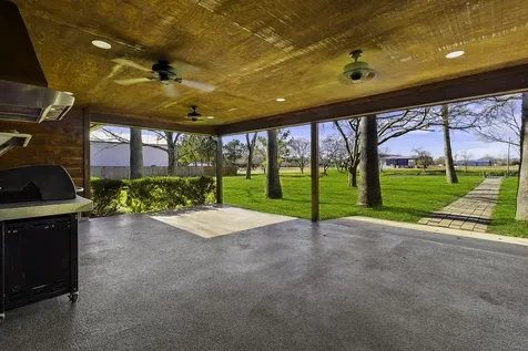 165 Taxiway Drive Livingston TX 77351