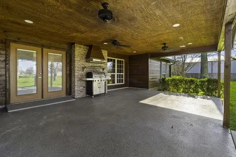 165 Taxiway Drive Livingston TX 77351