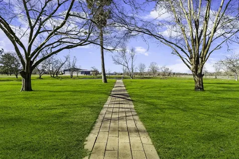 165 Taxiway Drive Livingston TX 77351