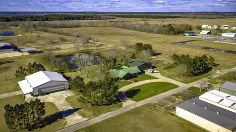165 Taxiway Drive Livingston TX 77351