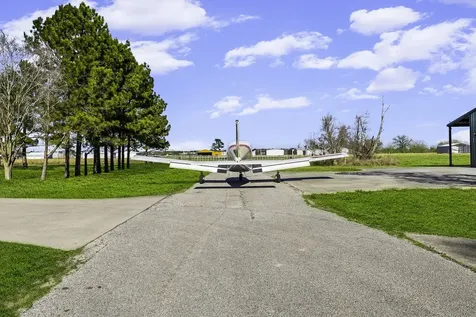165 Taxiway Drive Livingston TX 77351