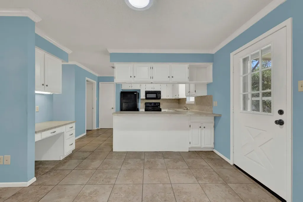 1302 S Mesquite Avenue New Braunfels TX 78130