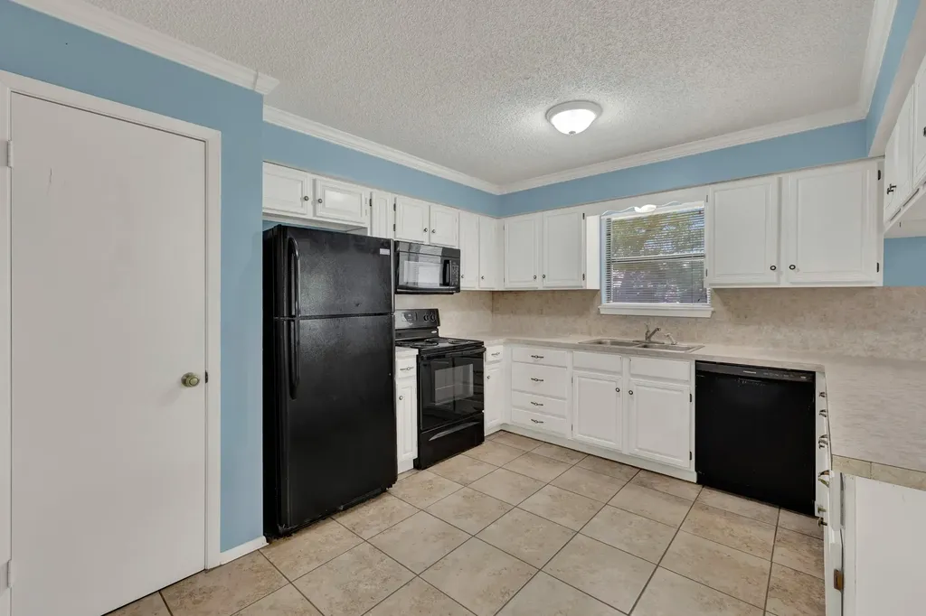 1302 S Mesquite Avenue New Braunfels TX 78130