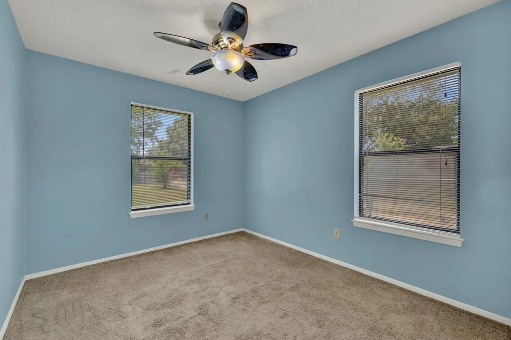 1302 S Mesquite Avenue New Braunfels TX 78130