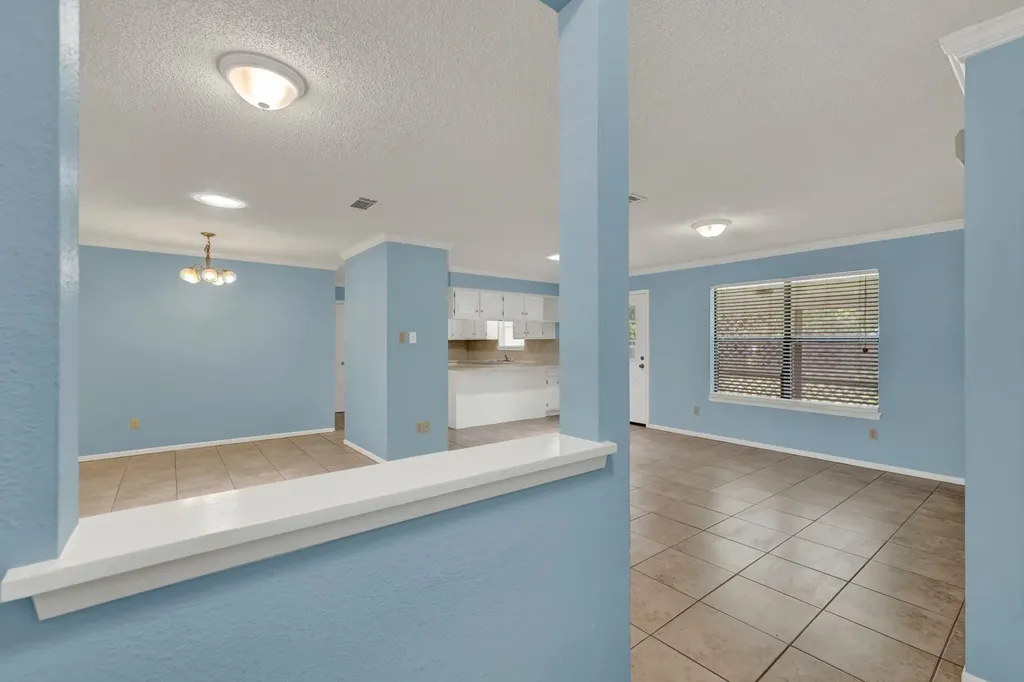1302 S Mesquite Avenue New Braunfels TX 78130