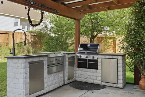 19111 Camden Woods Court Tomball TX 77377