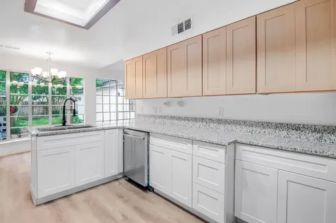 10603 Hillcroft Avenue Houston TX 77096