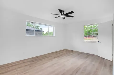 10603 Hillcroft Avenue Houston TX 77096