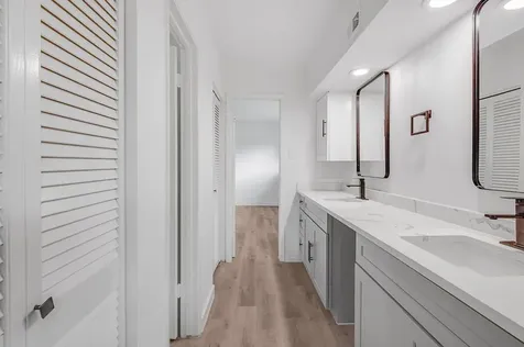 10603 Hillcroft Avenue Houston TX 77096