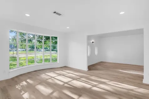 10603 Hillcroft Avenue Houston TX 77096