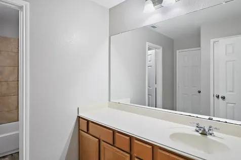 15607 Sheldon Ridge Way Houston TX 77044