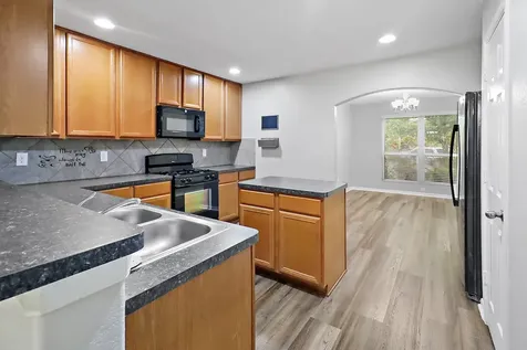 15607 Sheldon Ridge Way Houston TX 77044