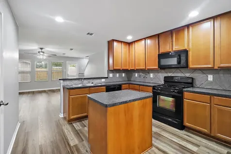 15607 Sheldon Ridge Way Houston TX 77044