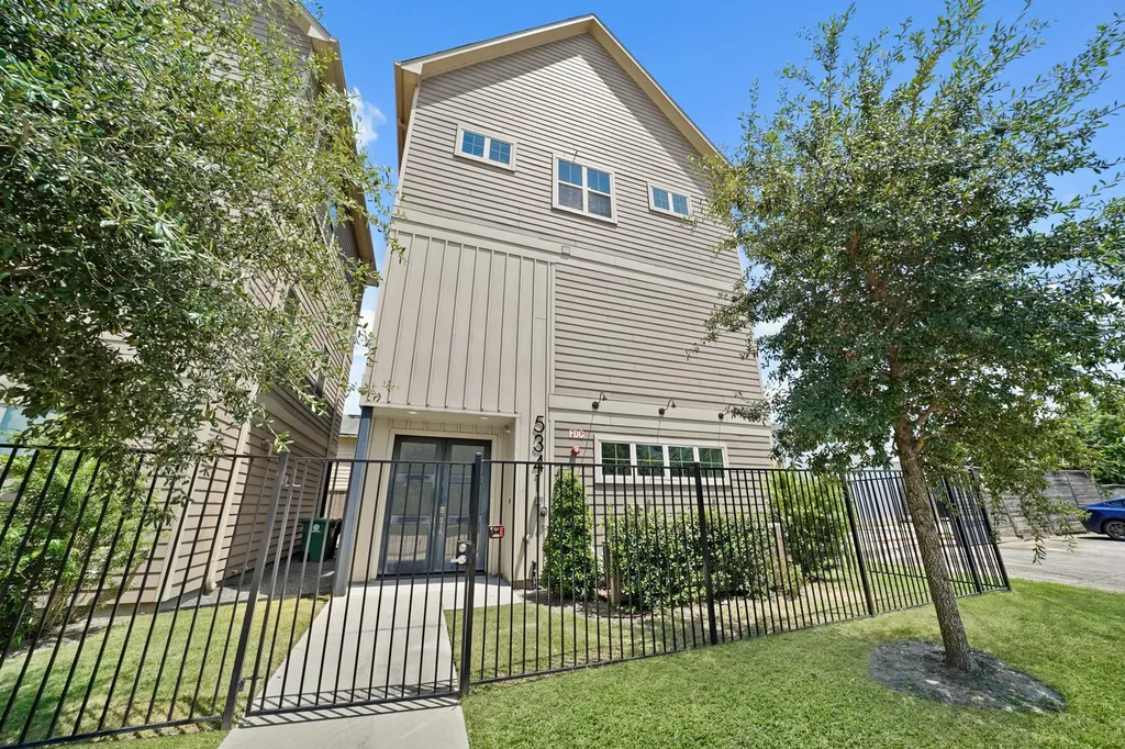 5343 Larkin Street Houston TX 77007