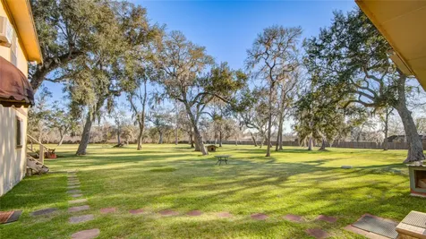 411 County Road 912a Brazoria TX 77422