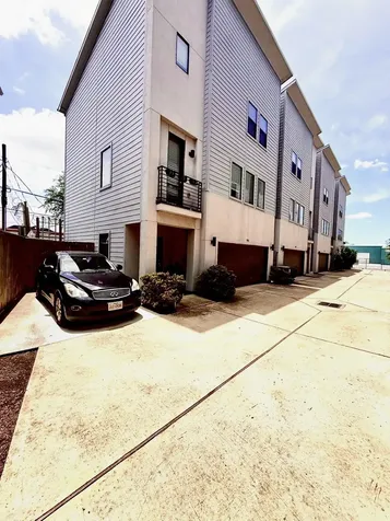 961 Saint Augustine Street Houston TX 77023