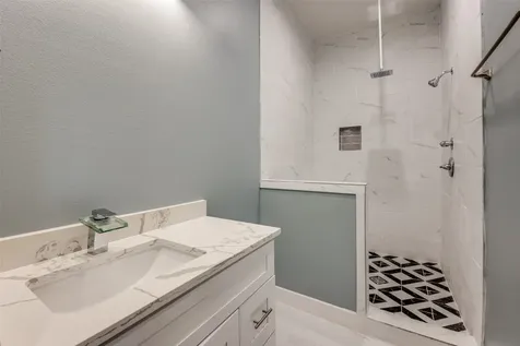 4927 E Ridge Creek Drive Houston TX 77053