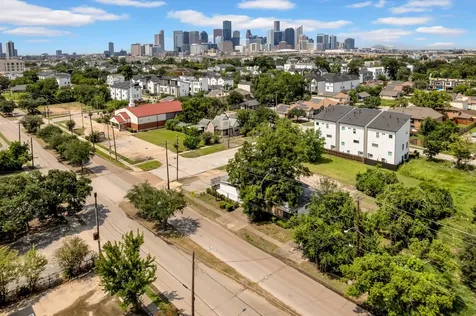 2905 Elgin Street Houston TX 77004