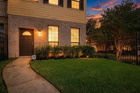 9120 Lakes At 610 Drive Houston TX 77054