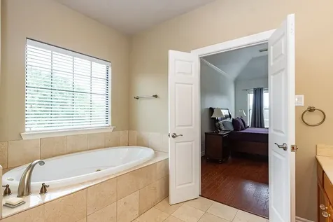 9120 Lakes At 610 Drive Houston TX 77054